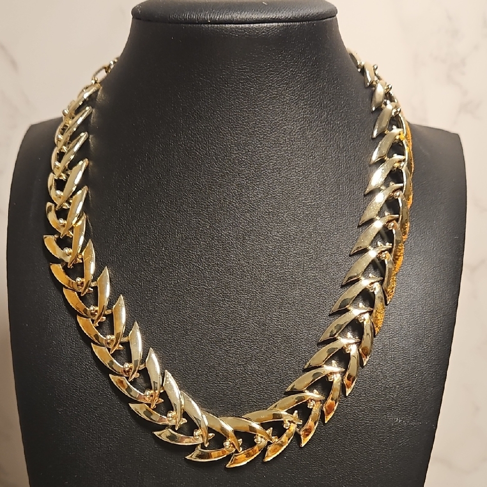 Vintage Coro Goldtone Smooth Link Chain Choker 16"
